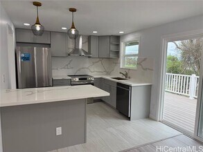 Building Photo - 94-123-123 Puanane Loop
