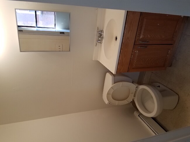 Building Photo - 3 Putnam Heights