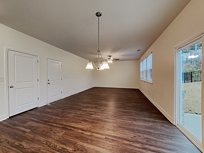 Building Photo - 2121 Brook Enclave Trail