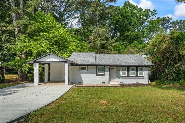 Building Photo - 2223 Columbia Dr