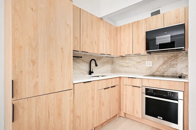 Foto del edificio - 81 St Marks Pl