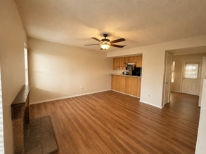Building Photo - 1227 Dallas Dr