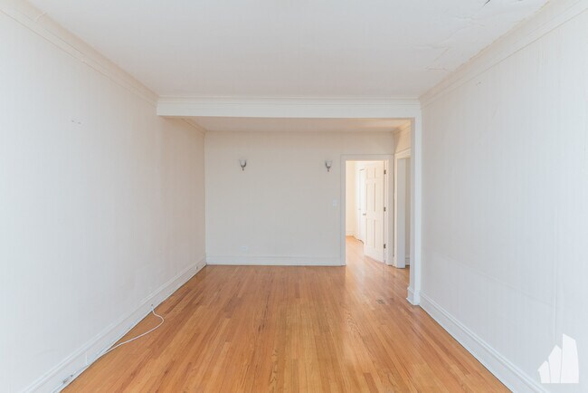 Building Photo - 4919 N Damen Ave