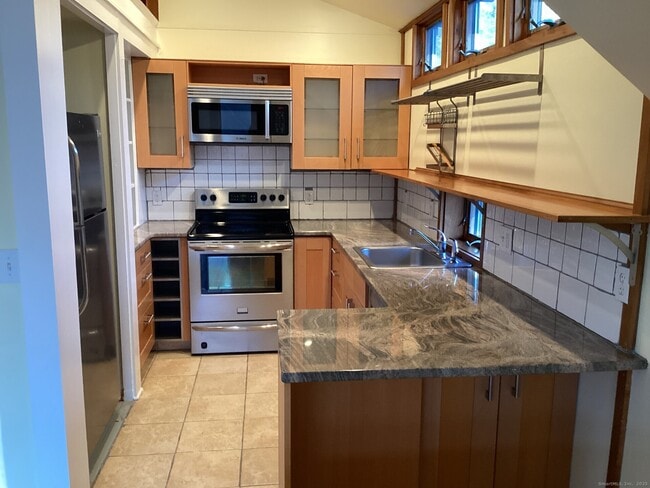 Foto del edificio - 40 Chestnut Hill Rd