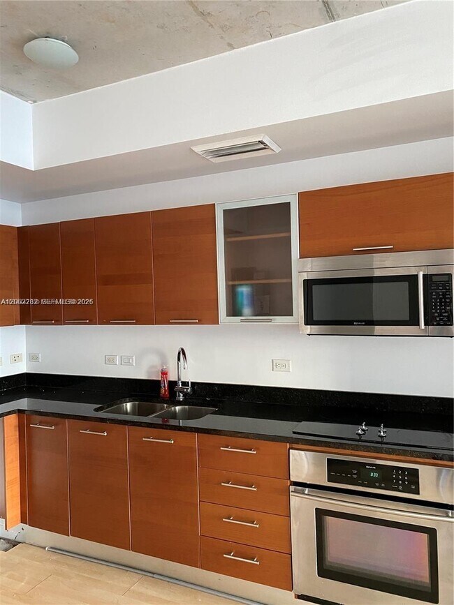 Foto del edificio - 3470 E Coast Ave