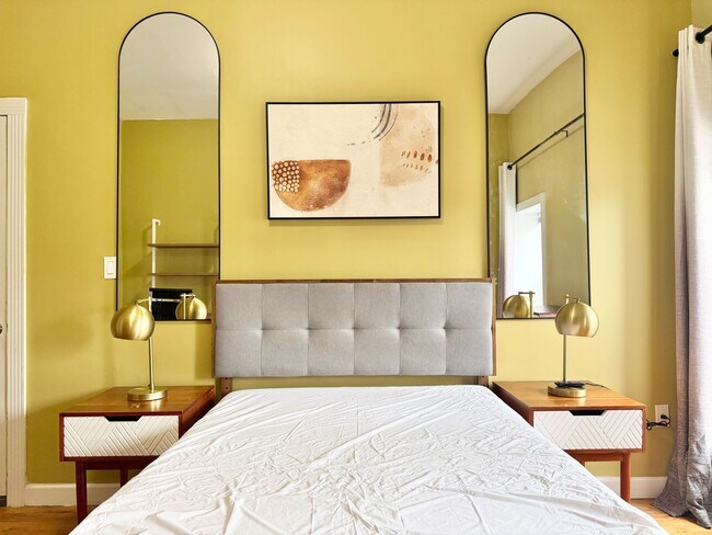 Foto del edificio - Furnished room/NOT APARTMENT