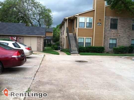 5500 De Soto St Houston Tx 77091 Condo For Rent In Houston Tx Apartments Com