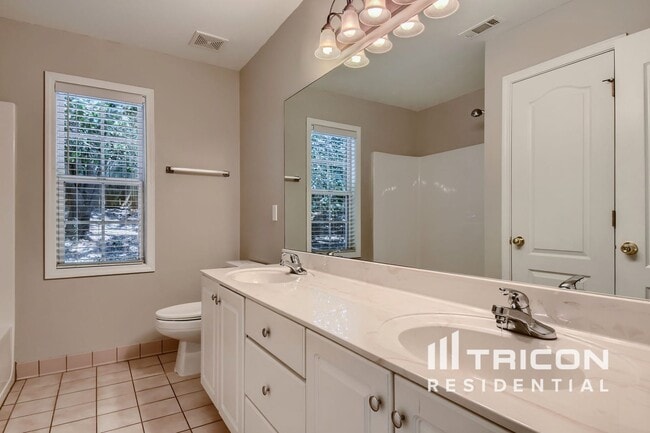 Building Photo - 2713 Trellis Ct SW