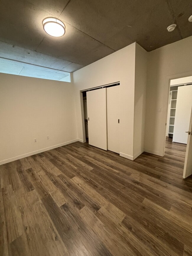 Building Photo - 5623-5623 Fenwick St