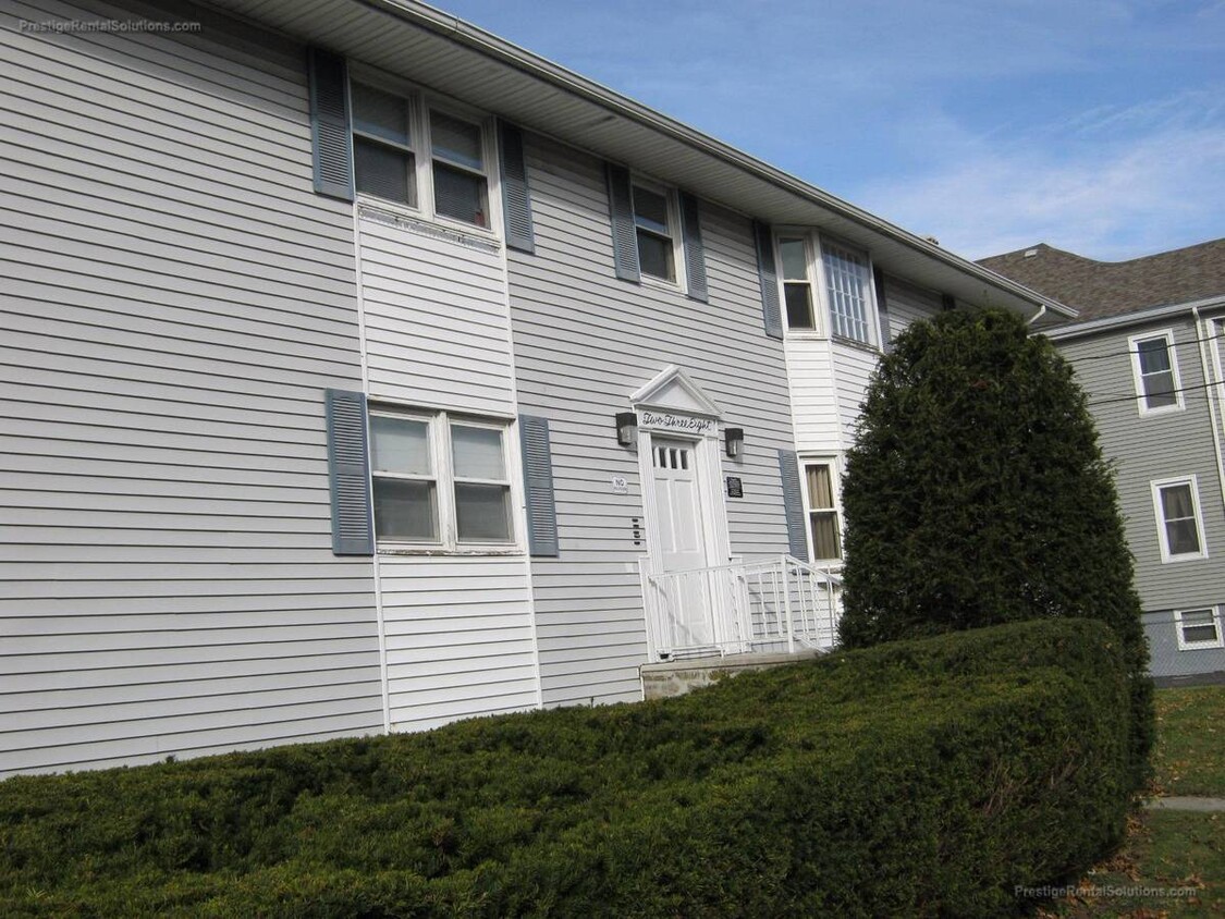 Primary Photo - 228 Oak Grove Ave