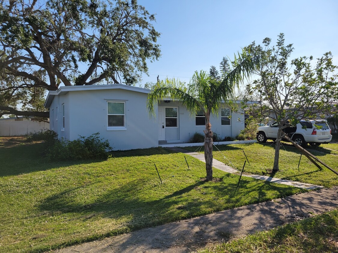 Primary Photo - 22227 Hernando Ave