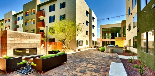 Building Photo - Cactus Forty-2