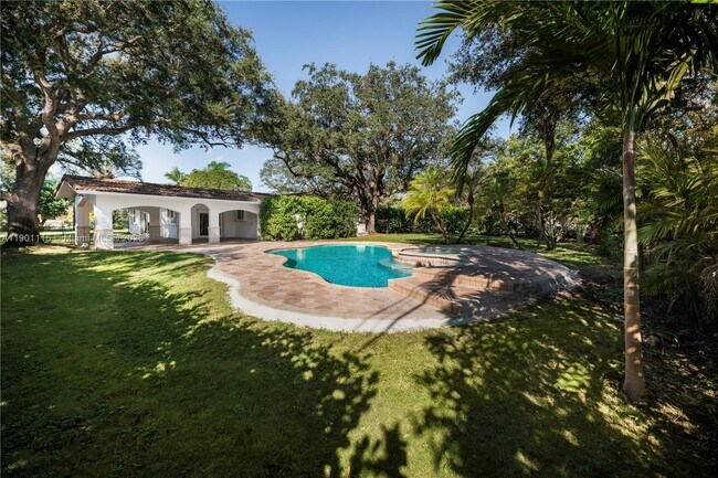 Foto del edificio - 8390 SW 132nd St