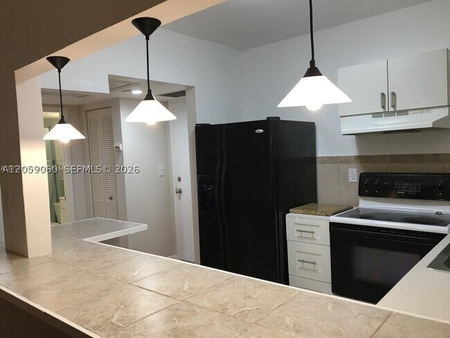 Foto del edificio - 259 S Cypress Rd