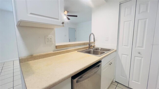 Foto del edificio - 5301 40th St N