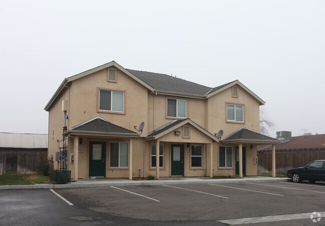 Building Photo - Hollybrook Estates