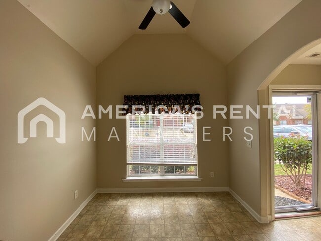 Foto del edificio - 2807 Southwood Ln