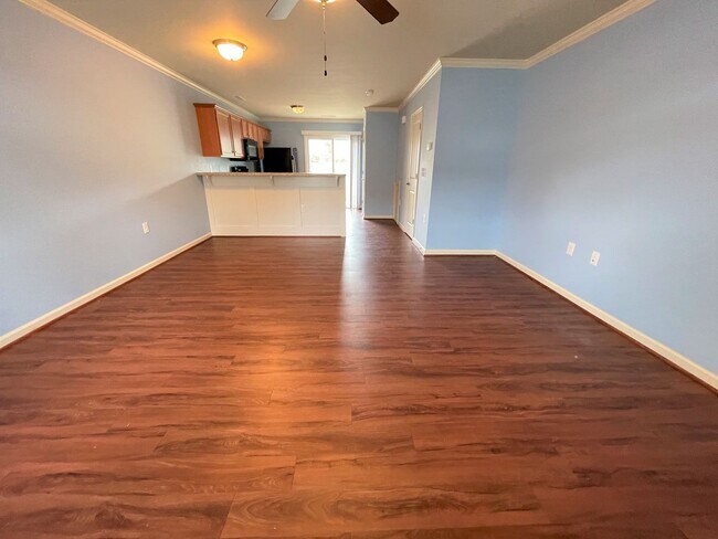 Foto del edificio - 404 Sullivan Loop Rd