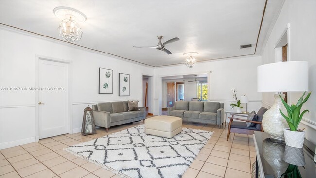 Building Photo - 6861 SW 51st St