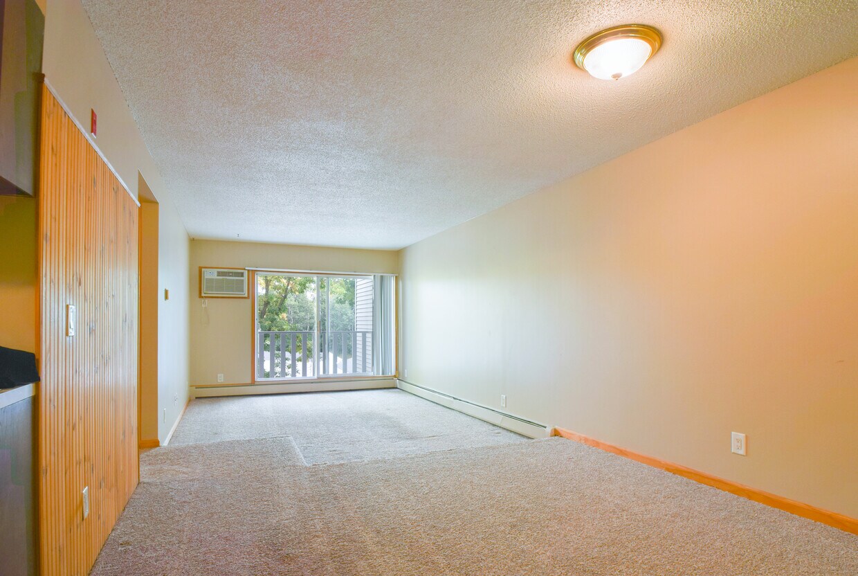Primary Photo - 1601 N Innsbruck Dr