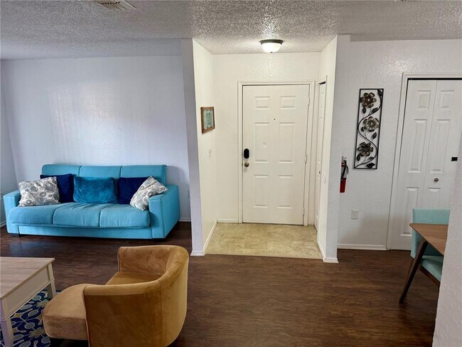 Foto del edificio - 3705 SW 27th St