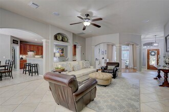 Building Photo - 19 S Linton Ridge Cir