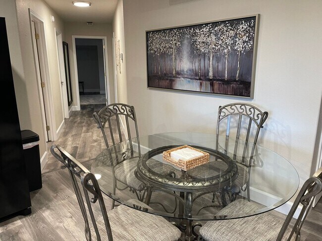 Foto del edificio - Juanita Retreat: Beautiful Setting on Rural Property Close to Downtown Jacksonville $300 Utility Fee