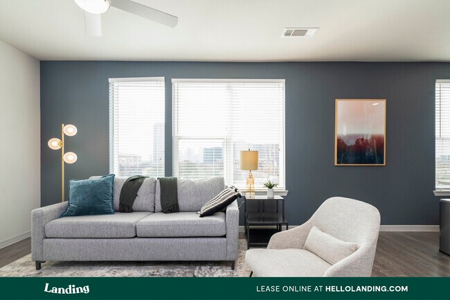Foto del edificio - 3372 Peachtree Rd NE