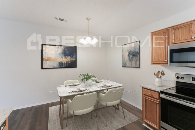 Building Photo - 10427 Blackjack Oaks Dr