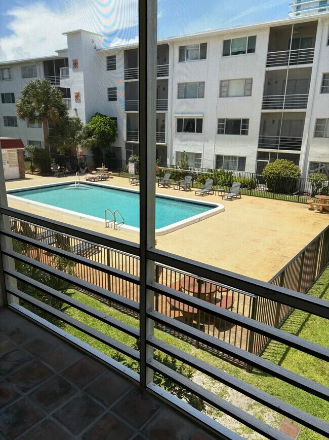 Building Photo - 4500 N Flagler Dr