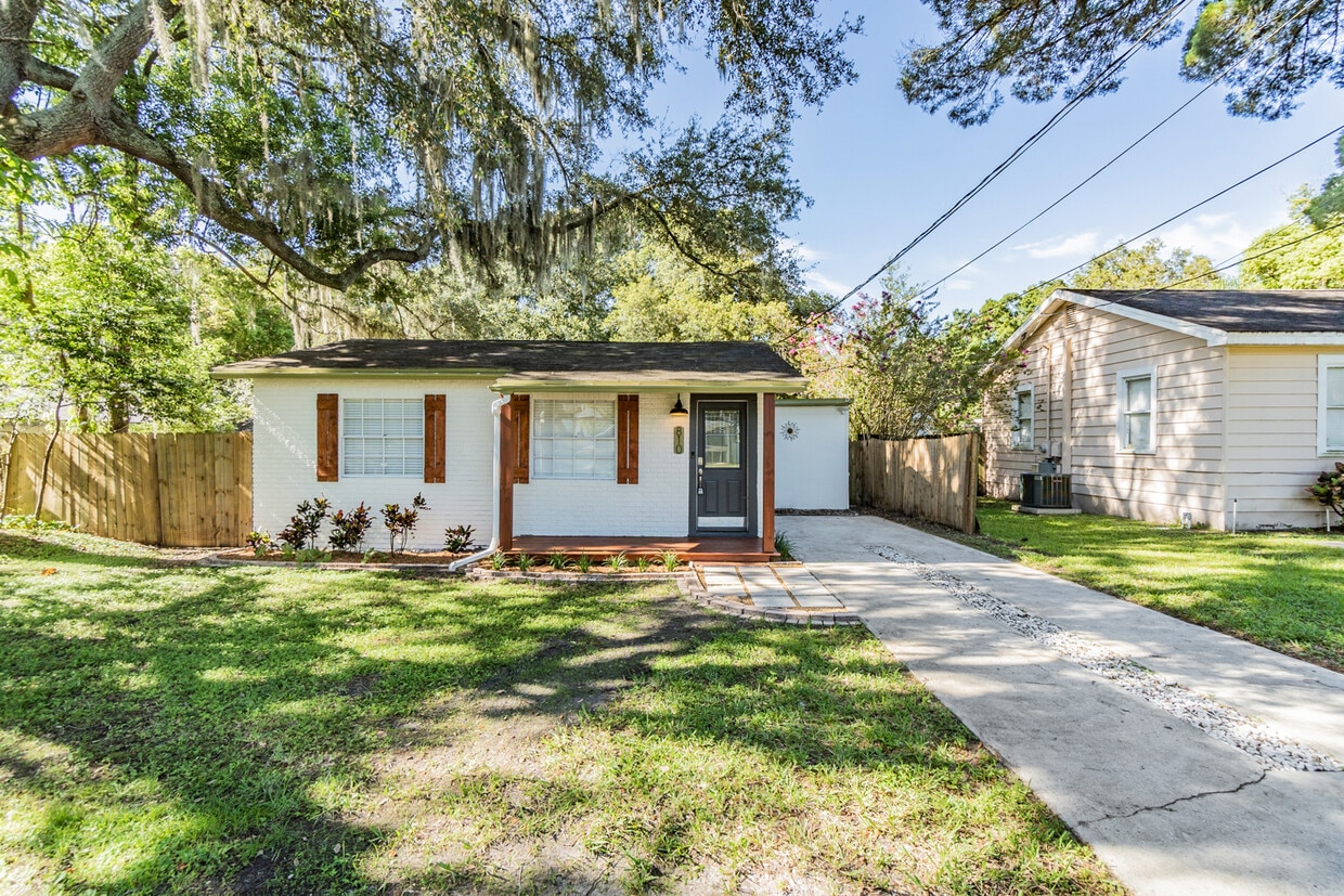 Photo - 810 W Minnehaha St (Tampa, FL)