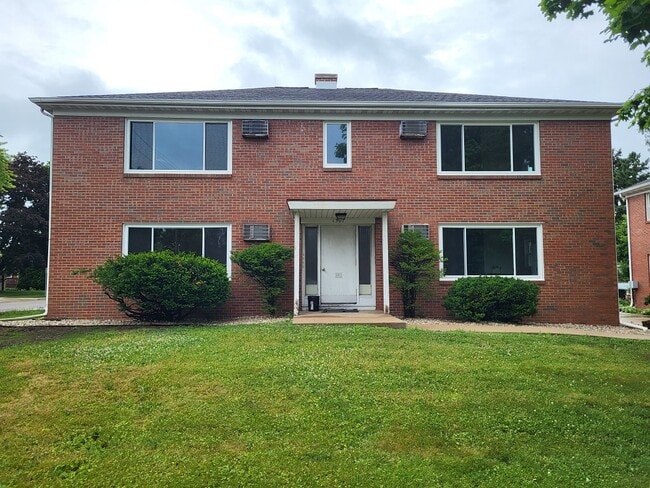 Building Photo - 1301 Jewel Ct