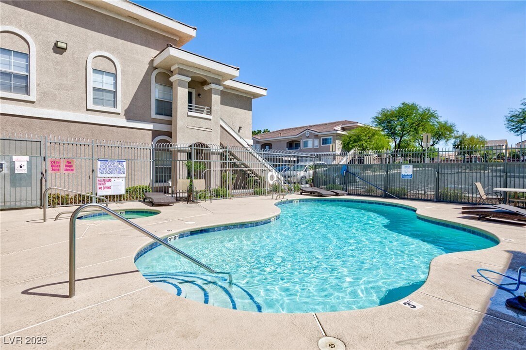 Foto principal - 9330 W Maule Ave