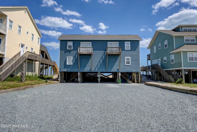 Building Photo - 3946 Island Dr