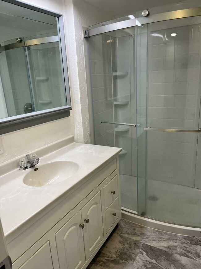 Foto del edificio - 3189 Eastview Rd