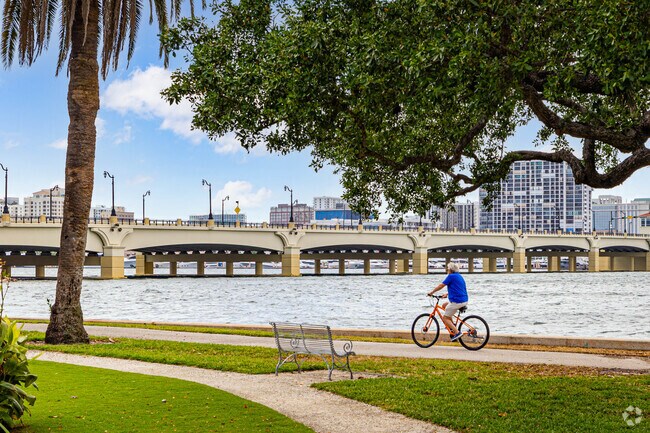 The North Lake trail in Breakers Row is perfect for long walks and bike rides.