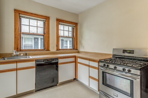 Building Photo - 375 Mount Auburn St