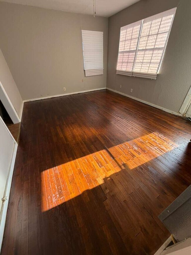 Foto del edificio - 311 N Prospect St