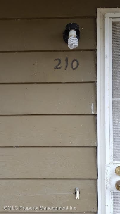 Building Photo - 208 SE 98th Ave