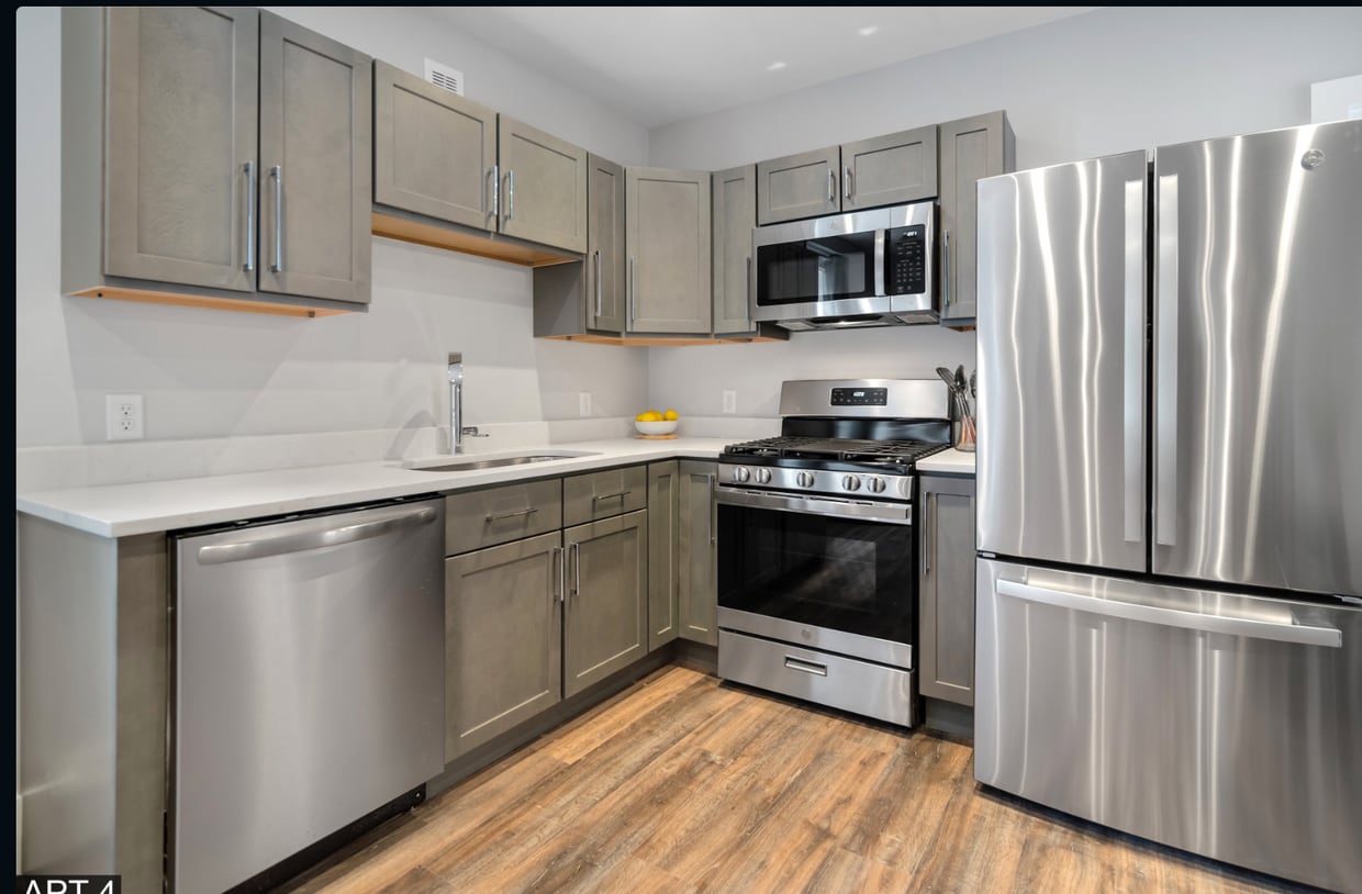 Foto principal - 308 Stewart Ave