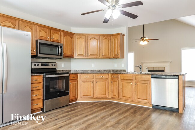 Building Photo - 4416 Spring Cove Dr