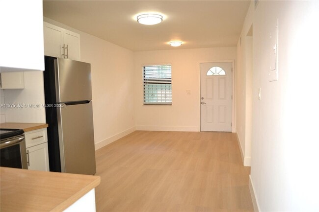 Foto del edificio - 1645 SW 7th St