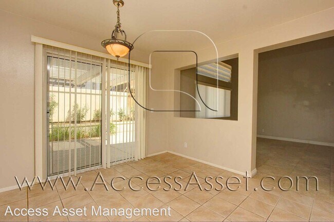 Foto del edificio - 3 br, 2.5 bath House - 877 Willowcreek Dr.