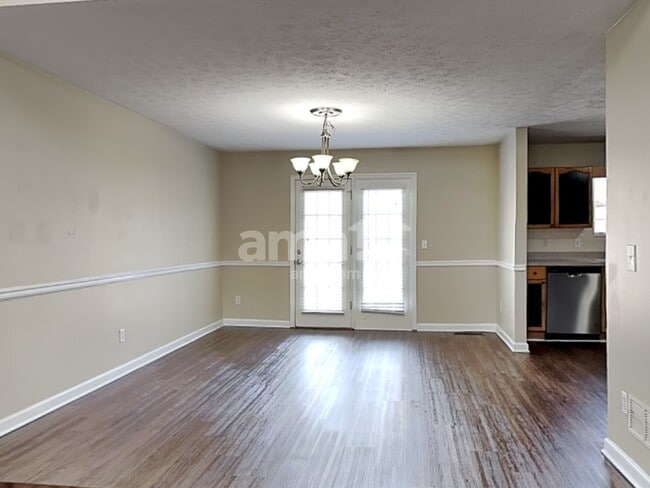 Building Photo - 227 Starlyn Dr