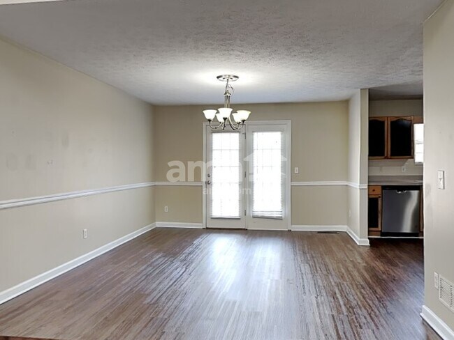 Foto del edificio - 227 Starlyn Dr