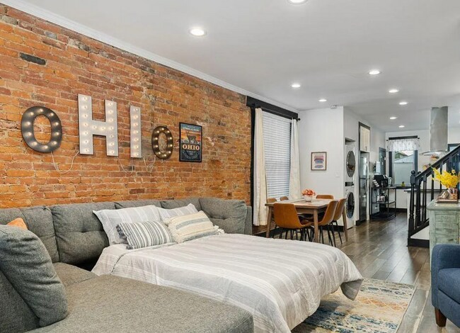 Foto del edificio - 241 Taylor Ave