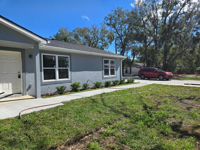 Building Photo - 1740 Magnolia St