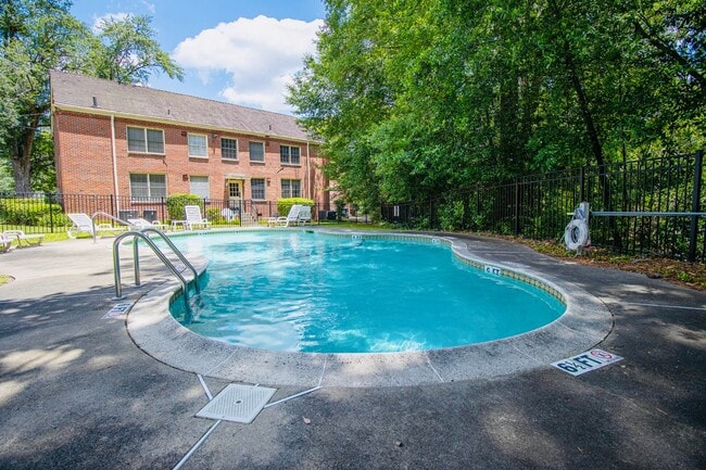 Building Photo - Bright & Modern 1-Bedroom Condo in Heathwood Court – Walkable & Inviting ~ Available May 2026!