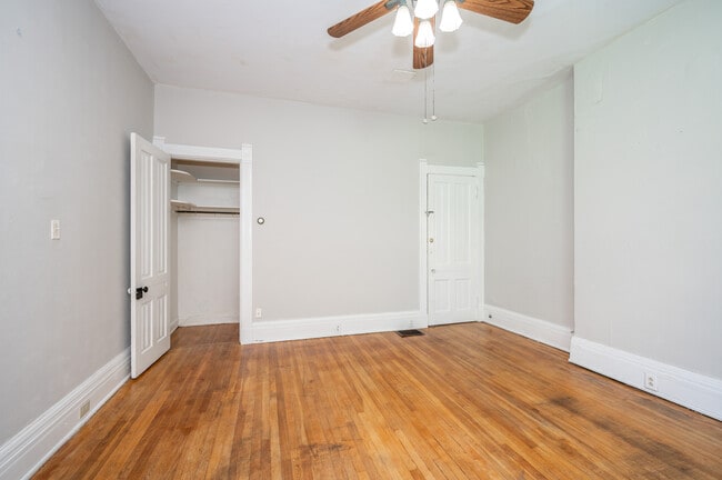 Building Photo - 120 Lyon St