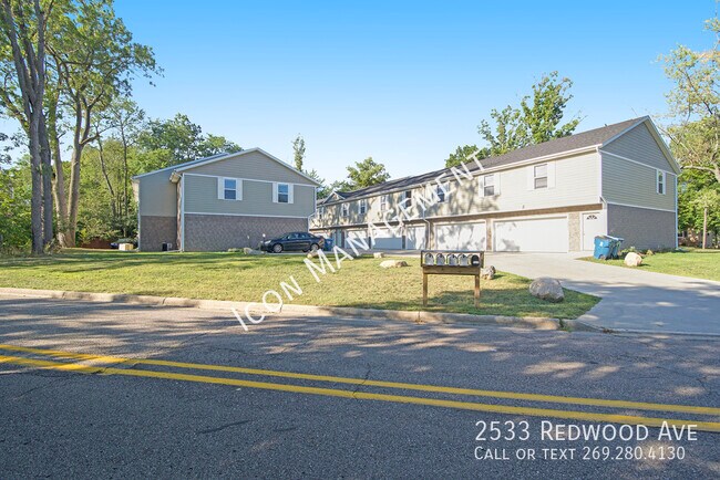 Foto del edificio - 2533 Redwood Ave